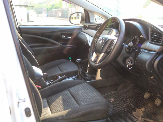Used Toyota Innova Crysta [2016-2020] 2.4 G 7 STR [2016-2017] in Lucknow