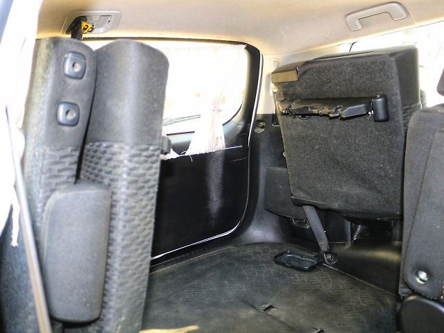 Used Toyota Innova Crysta [2016-2020] 2.4 G 7 STR [2016-2017] in Lucknow