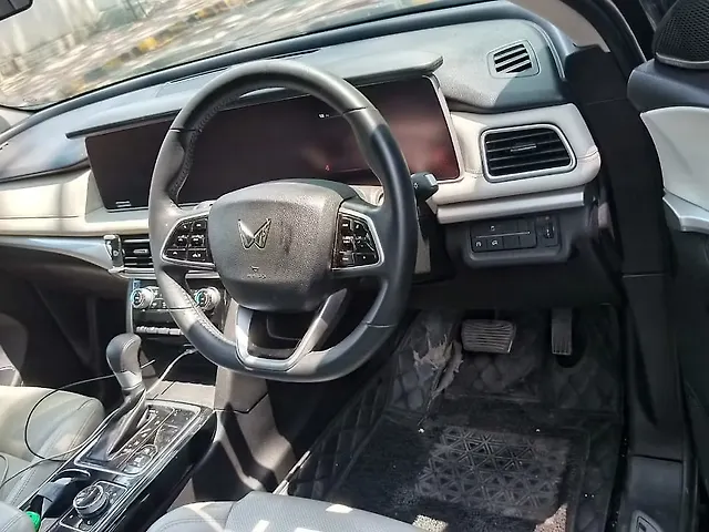 Used Mahindra XUV700 AX 7 Petrol AT 7 STR [2021] in Bangalore