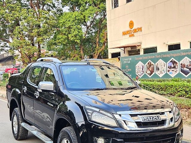 Used Isuzu D-Max V-Cross [2016-2018] 4x4 in Chandigarh