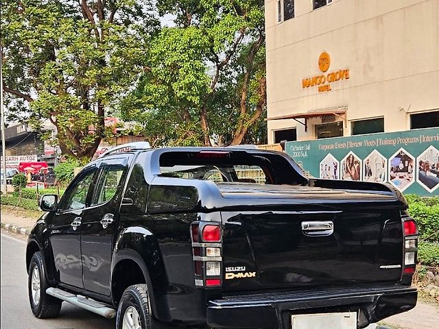 Used Isuzu D-Max V-Cross [2016-2018] 4x4 in Chandigarh