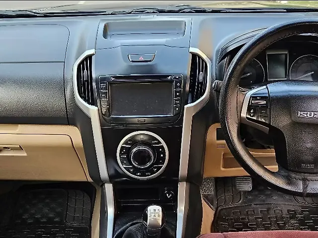 Used Isuzu D-Max V-Cross [2016-2018] 4x4 in Chandigarh