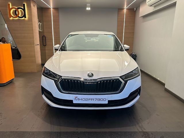 Used 2022 Skoda Octavia in Mumbai