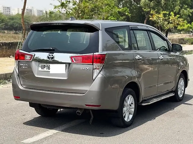 Used Toyota Innova Crysta [2016-2020] 2.4 V Diesel in Delhi