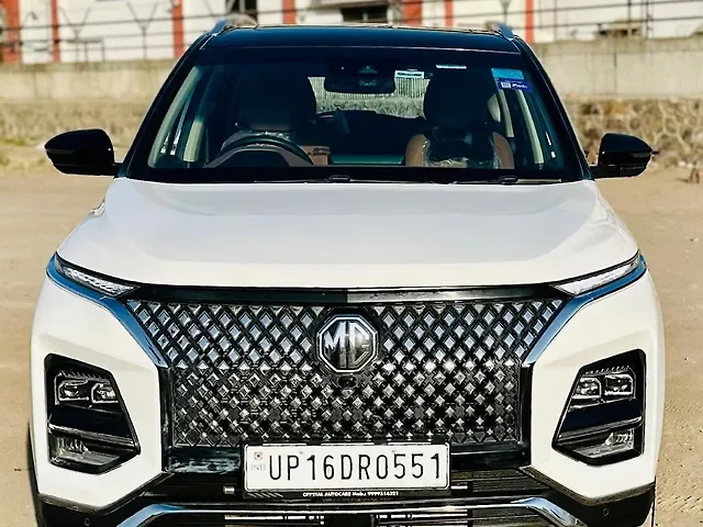 Used 2023 MG Hector Plus in Delhi