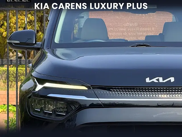Used 2022 Kia Carens in Delhi