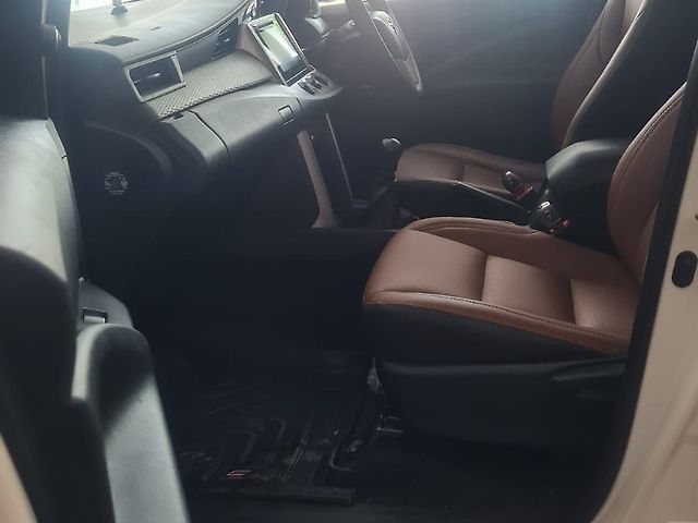 Used Toyota Innova Crysta [2016-2020] 2.4 G 8 STR [2016-2017] in Ludhiana