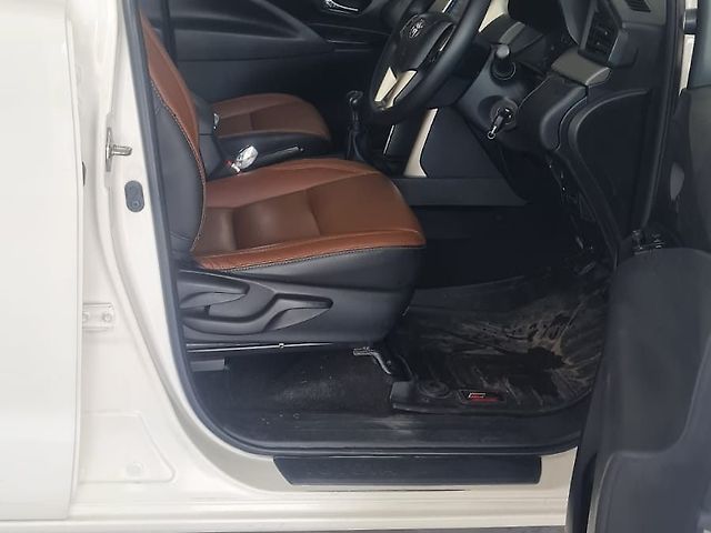 Used Toyota Innova Crysta [2016-2020] 2.4 G 8 STR [2016-2017] in Ludhiana