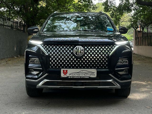 Used 2023 MG Hector Plus in Delhi