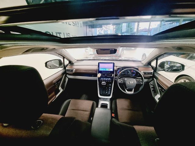 Used Toyota Innova Hycross VX (O) Hybrid 7 STR in Mumbai