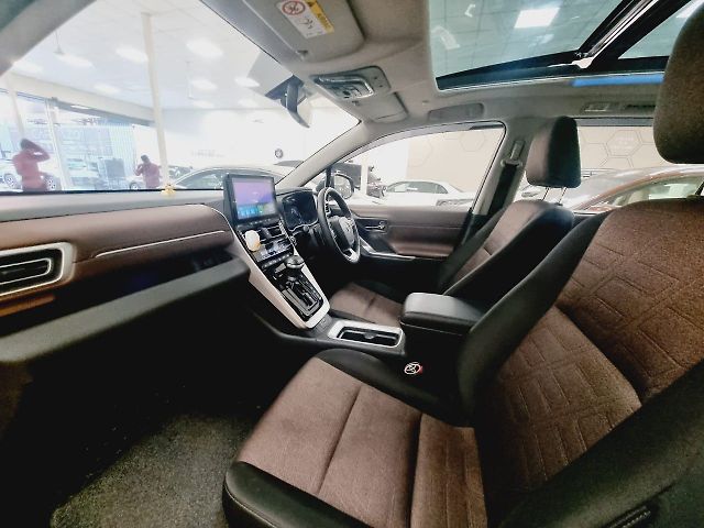 Used Toyota Innova Hycross VX (O) Hybrid 7 STR in Mumbai