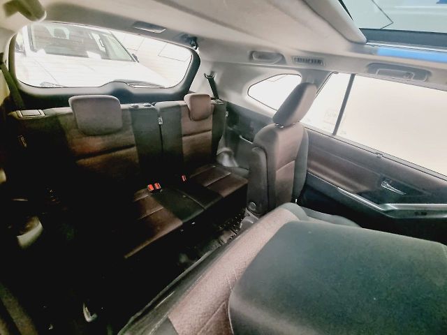 Used Toyota Innova Hycross VX (O) Hybrid 7 STR in Mumbai