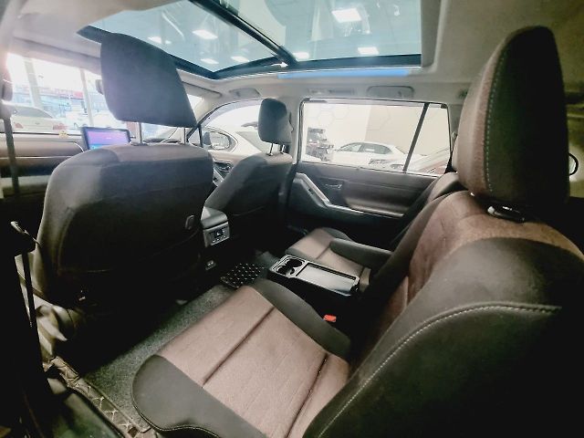 Used Toyota Innova Hycross VX (O) Hybrid 7 STR in Mumbai