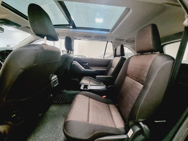 Used Toyota Innova Hycross VX (O) Hybrid 7 STR in Mumbai