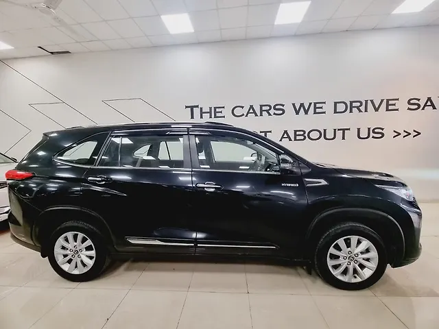 Used Toyota Innova Hycross VX (O) Hybrid 7 STR in Mumbai