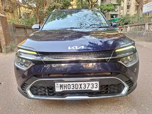 Used 2022 Kia Carens in Mumbai