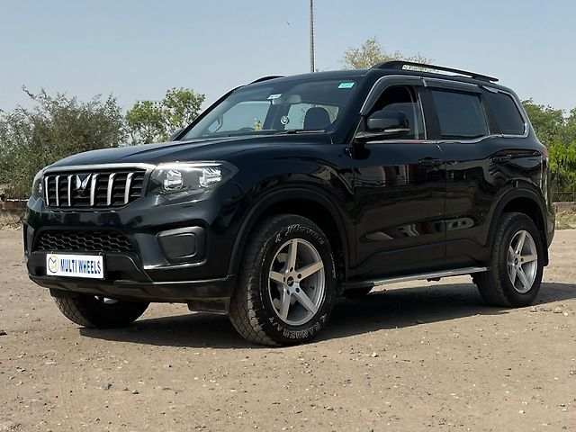 Used Mahindra Scorpio N Z4 Petrol MT 7 STR [2022] in Delhi
