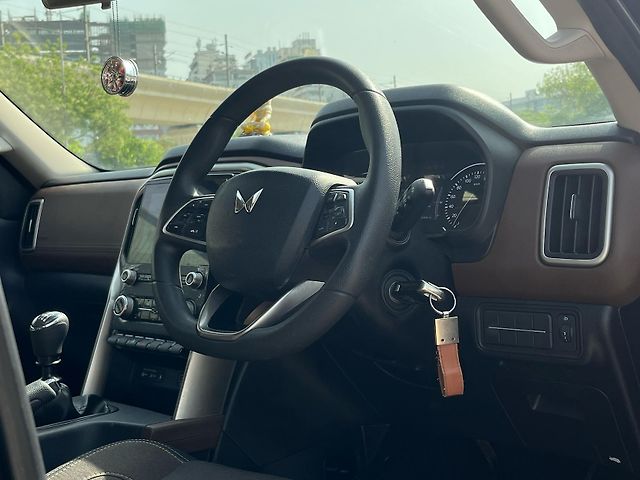 Used Mahindra Scorpio N Z4 Petrol MT 7 STR [2022] in Delhi