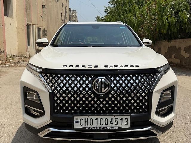 Used 2023 MG Hector Plus in Delhi