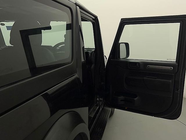 Used Mahindra Thar LX Hard Top Petrol AT in Delhi