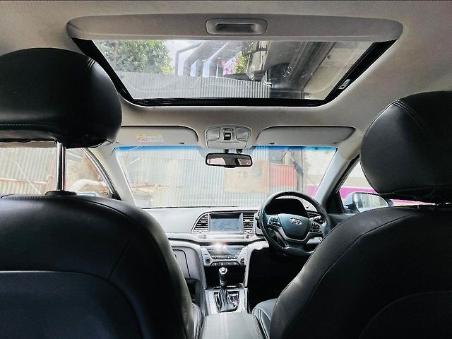 Used Hyundai Elantra SX 2.0 AT in Mumbai
