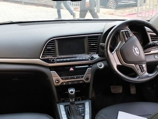 Used Hyundai Elantra SX 2.0 AT in Mumbai