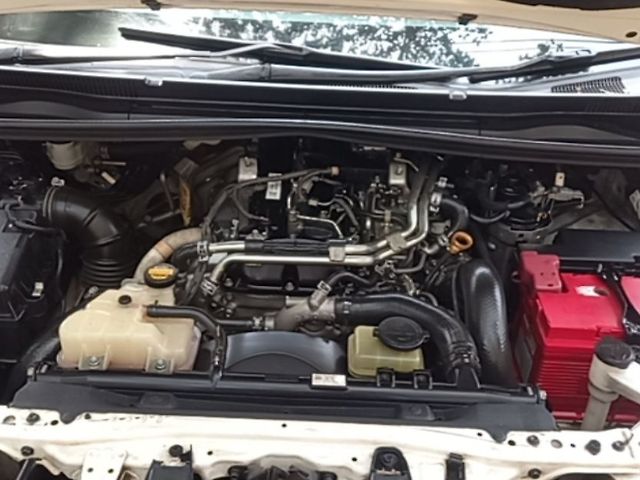 Used Toyota Innova Crysta [2016-2020] 2.4 G 8 STR [2016-2017] in Mumbai