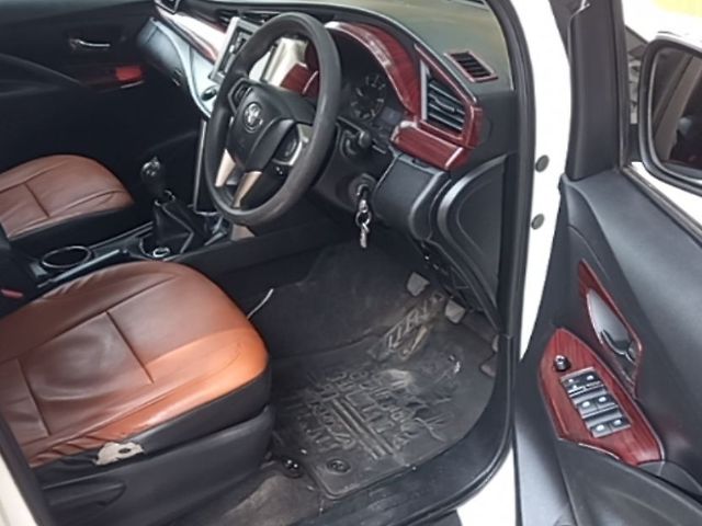 Used Toyota Innova Crysta [2016-2020] 2.4 G 8 STR [2016-2017] in Mumbai