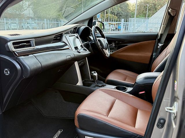 Used Toyota Innova Crysta [2016-2020] 2.8 ZX AT 7 STR [2016-2020] in Delhi