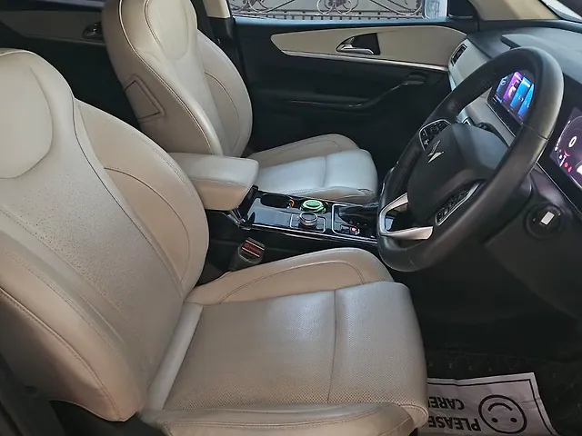 Used Mahindra XUV700 AX 7 Petrol AT 7 STR [2021] in Chennai