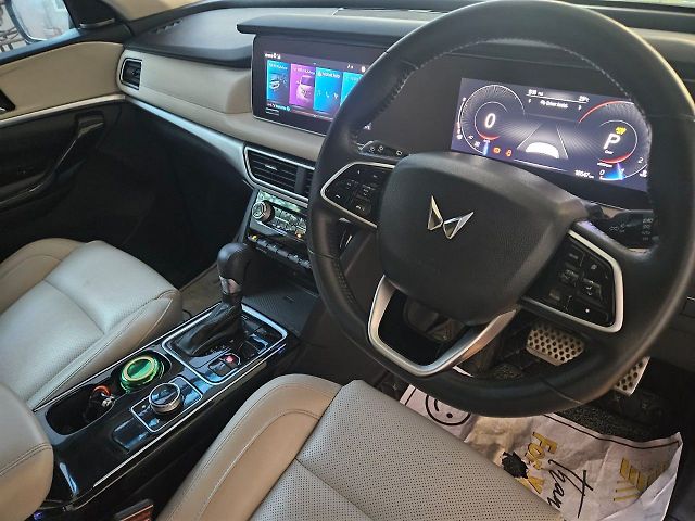 Used Mahindra XUV700 AX 7 Petrol AT 7 STR [2021] in Chennai