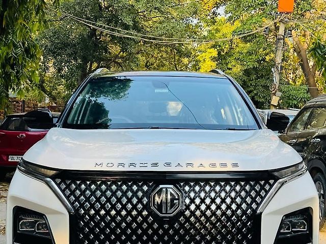 Used 2024 MG Hector Plus in Delhi