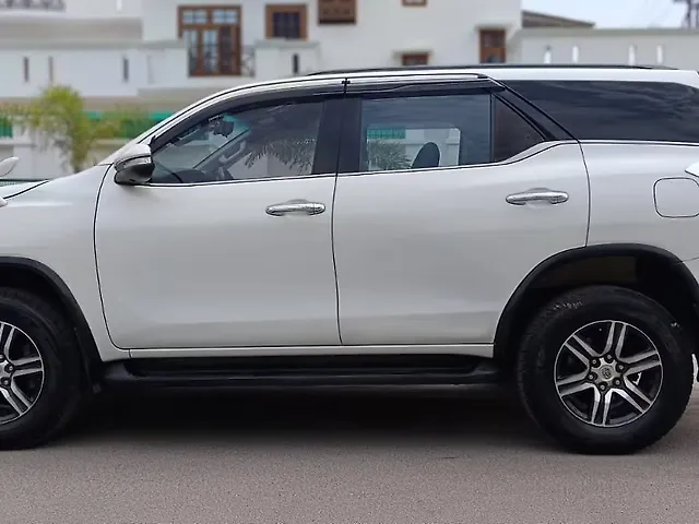Used Toyota Fortuner [2016-2021] 2.8 4x2 AT [2016-2020] in Lucknow