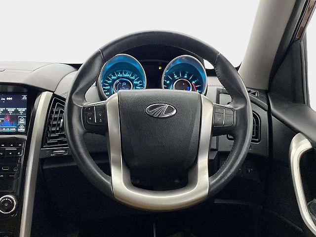 Used Mahindra XUV500 W11 (O) AT in Ghaziabad