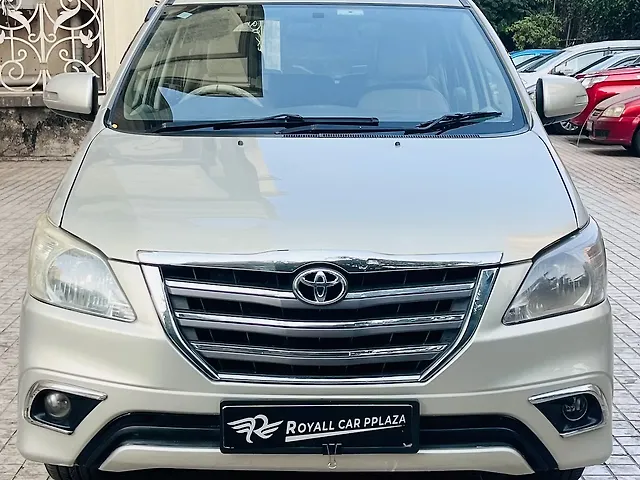 Used 2013 Toyota Innova in Mumbai