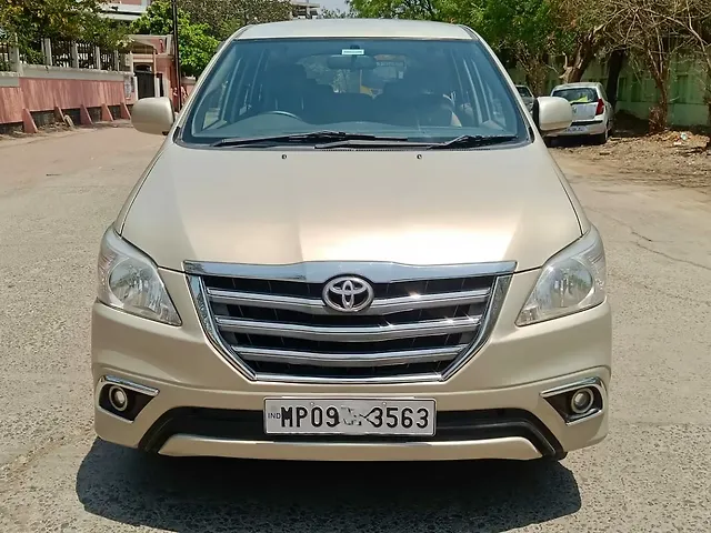 Used 2015 Toyota Innova in Indore
