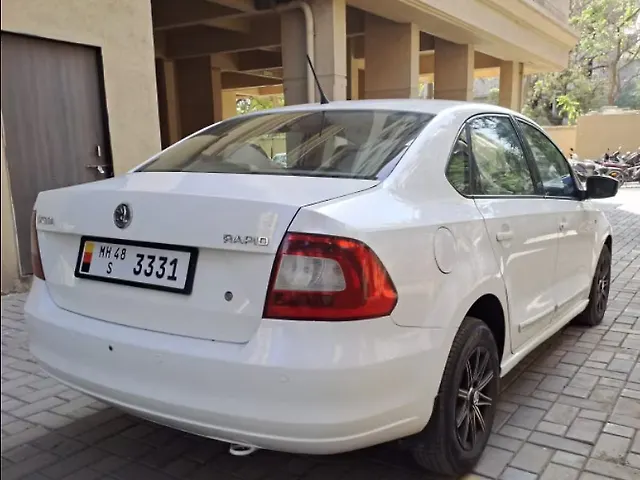Used Skoda Rapid [2014-2015] 1.5 TDI CR Ambition with Alloy Wheels in Nashik