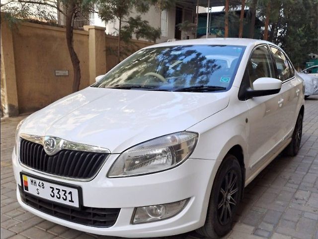 Used Skoda Rapid [2014-2015] 1.5 TDI CR Ambition with Alloy Wheels in Nashik