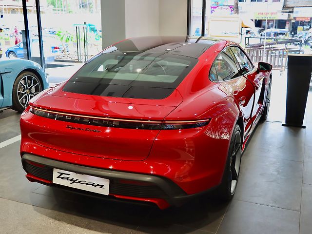 Used Porsche Taycan Turbo [2021-2023] in Mumbai
