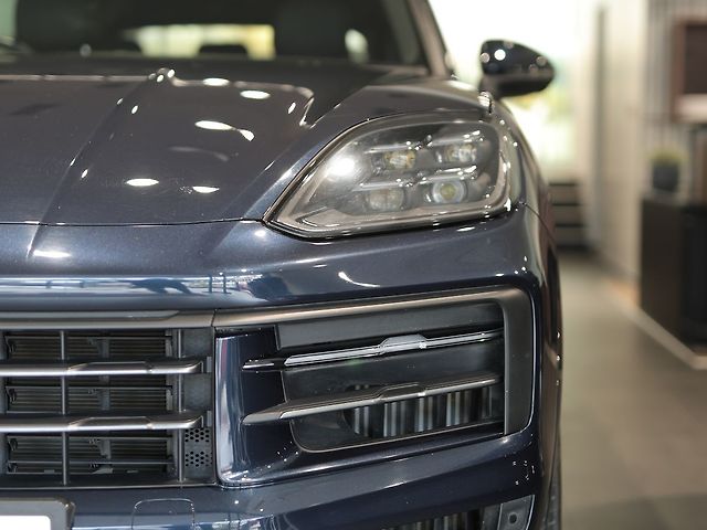 Used Porsche Cayenne Base in Mumbai