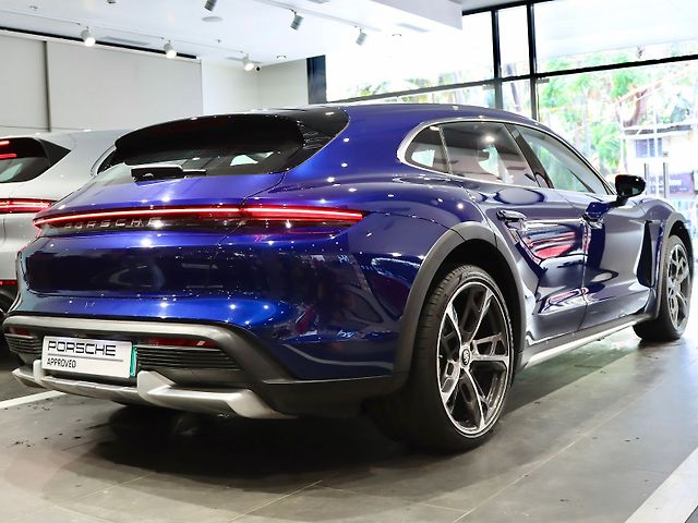 Used Porsche Taycan Cross Turismo 4S in Mumbai