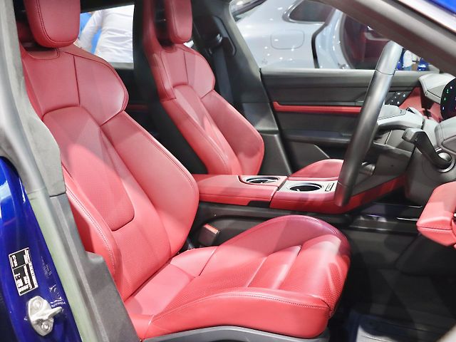 Used Porsche Taycan Cross Turismo 4S in Mumbai