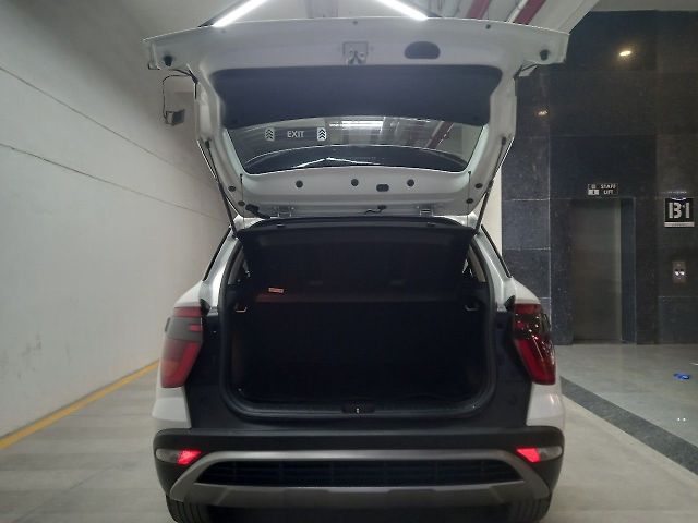 Used Hyundai Creta [2023-2024] SX 1.5 Petrol CVT in Ahmedabad