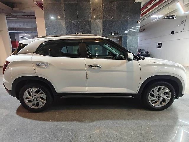 Used Hyundai Creta [2023-2024] SX 1.5 Petrol CVT in Ahmedabad