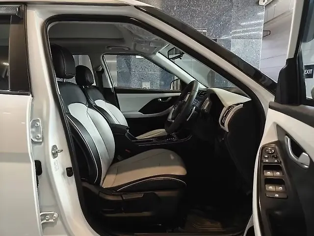 Used Hyundai Creta [2023-2024] SX 1.5 Petrol CVT in Ahmedabad