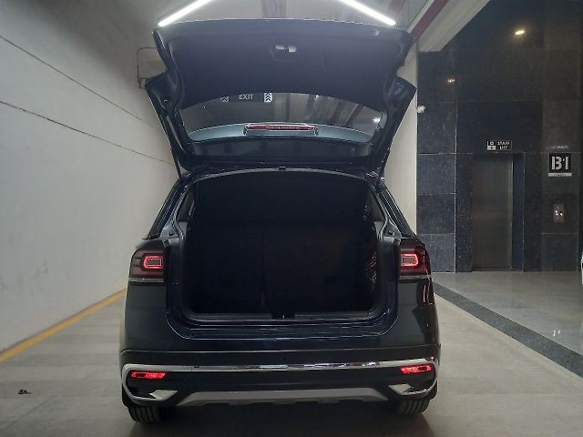 Used Volkswagen Taigun [2021-2023] Highline 1.0 TSI MT in Ahmedabad