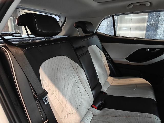 Used Hyundai Creta [2023-2024] SX 1.5 Petrol CVT in Ahmedabad