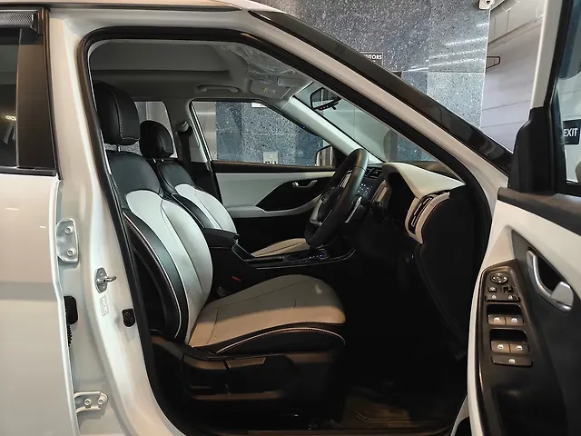 Used Hyundai Creta [2023-2024] SX 1.5 Petrol CVT in Ahmedabad