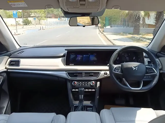 Used Mahindra XUV700 AX 7 Diesel AT AWD Luxury Pack 7 STR [2021] in Delhi