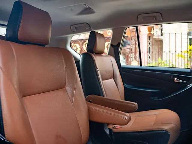 Used Toyota Innova Crysta [2016-2020] 2.4 G 7 STR [2016-2017] in Kolkata